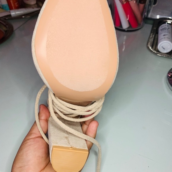 Beautiful shoes! 💕✨FASHION NOVA - Picture 5 of 7